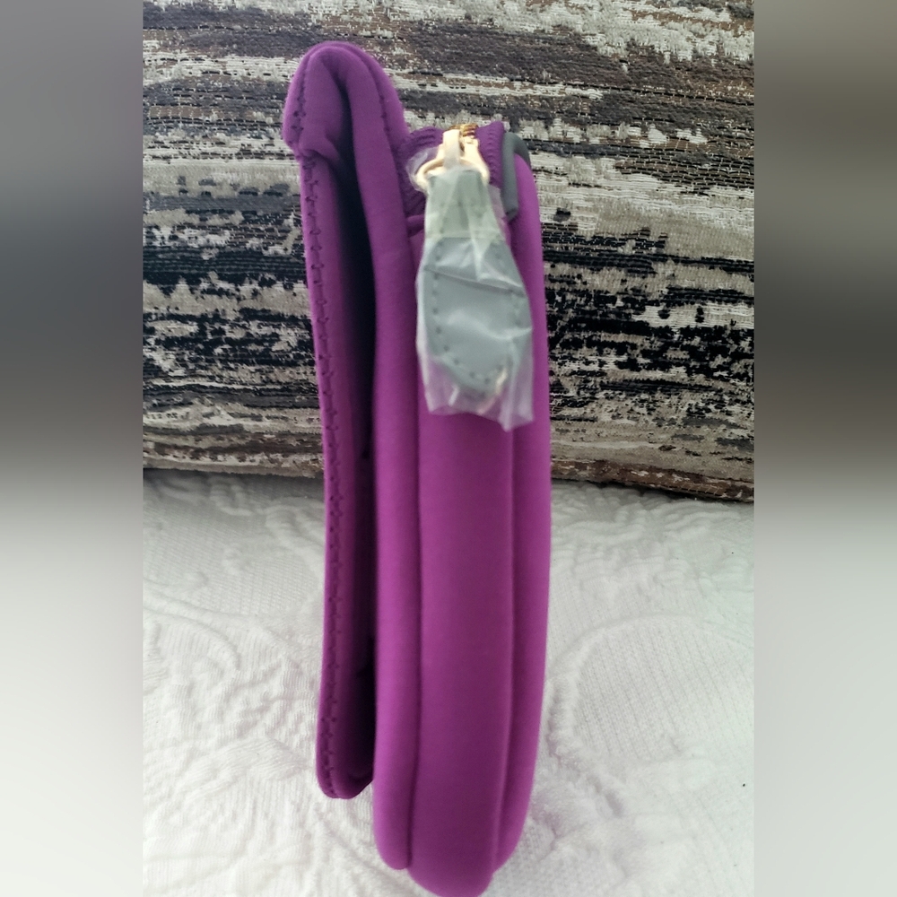 Bright, Bolsetta Purple Magnetic Hip Pouch New Without Tags Has 'Snaplock' - Picture 2 of 9